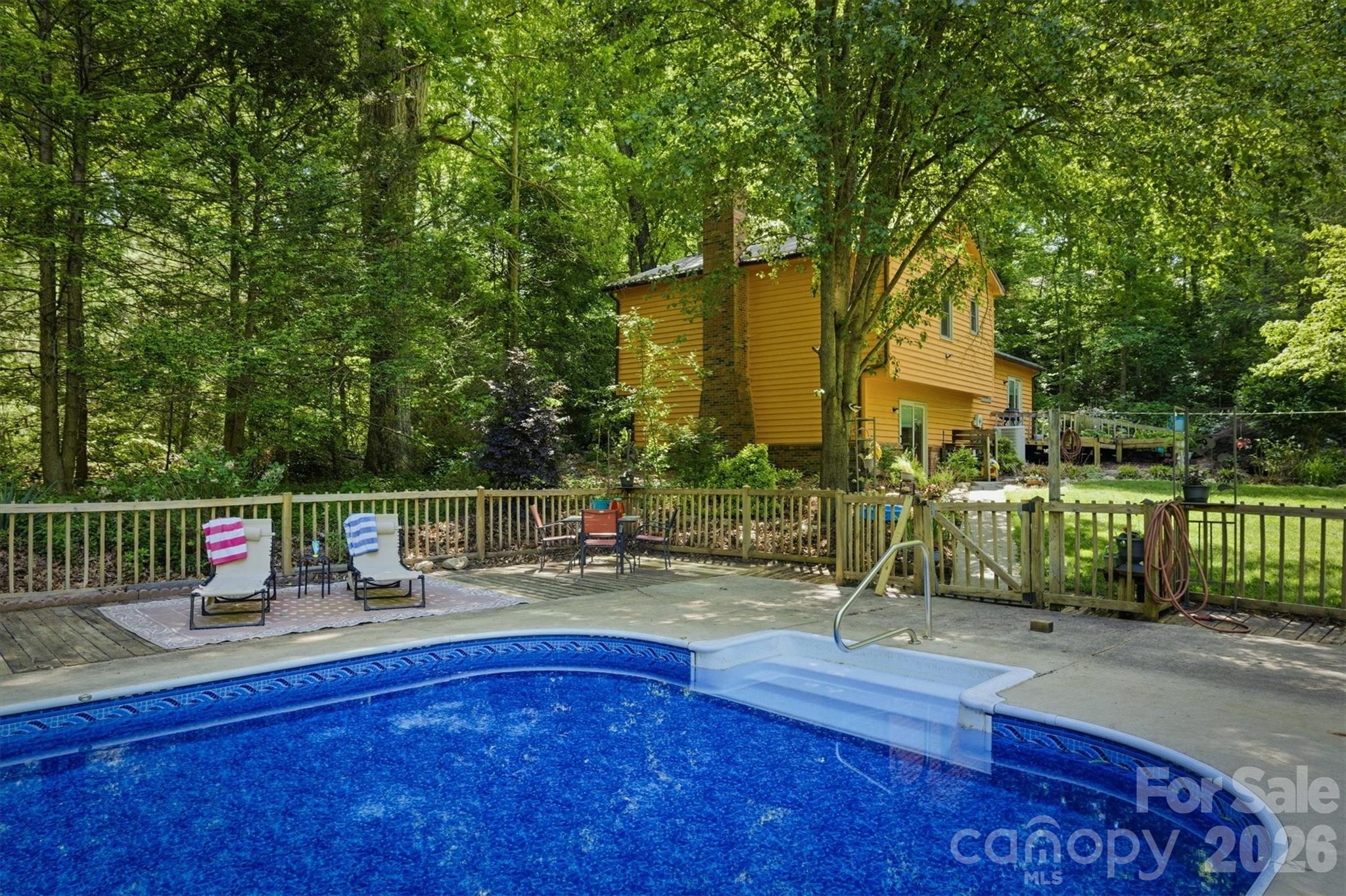 3432 Ridgewood Drive — Morganton