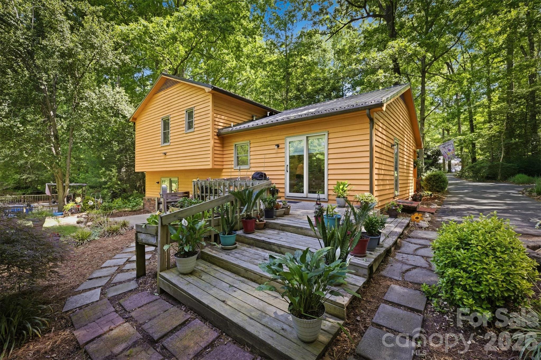 3432 Ridgewood Drive — Morganton