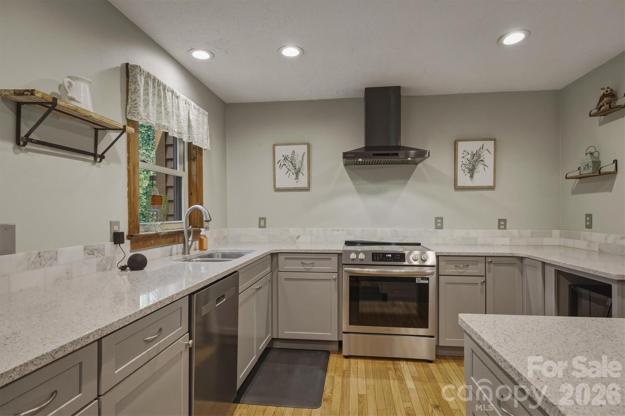 3432 Ridgewood Drive — Morganton