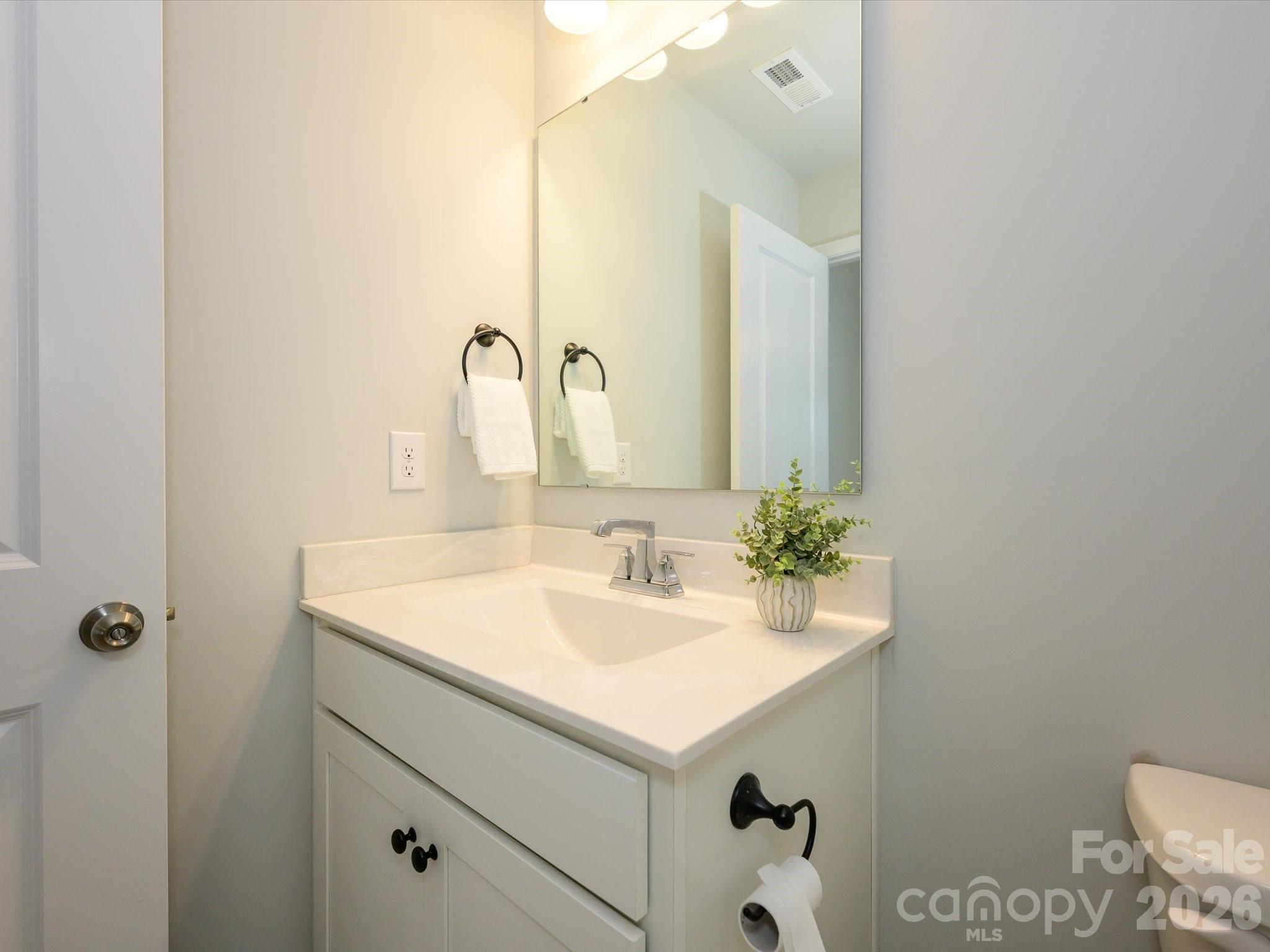 339 Ladybird Lane — Pineville