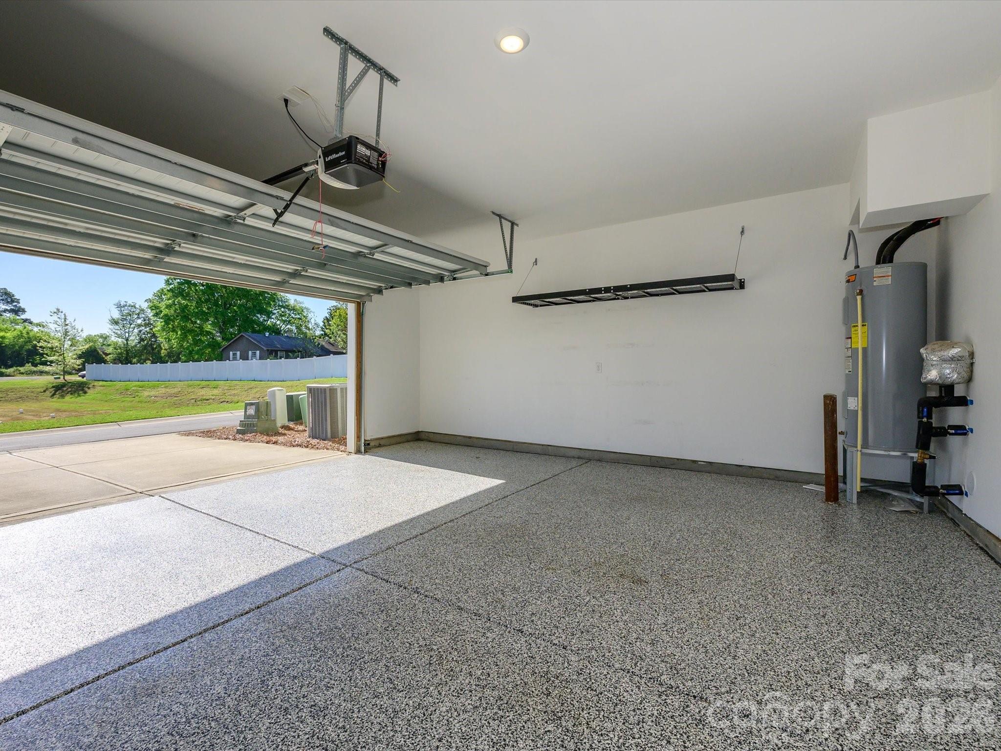 339 Ladybird Lane — Pineville