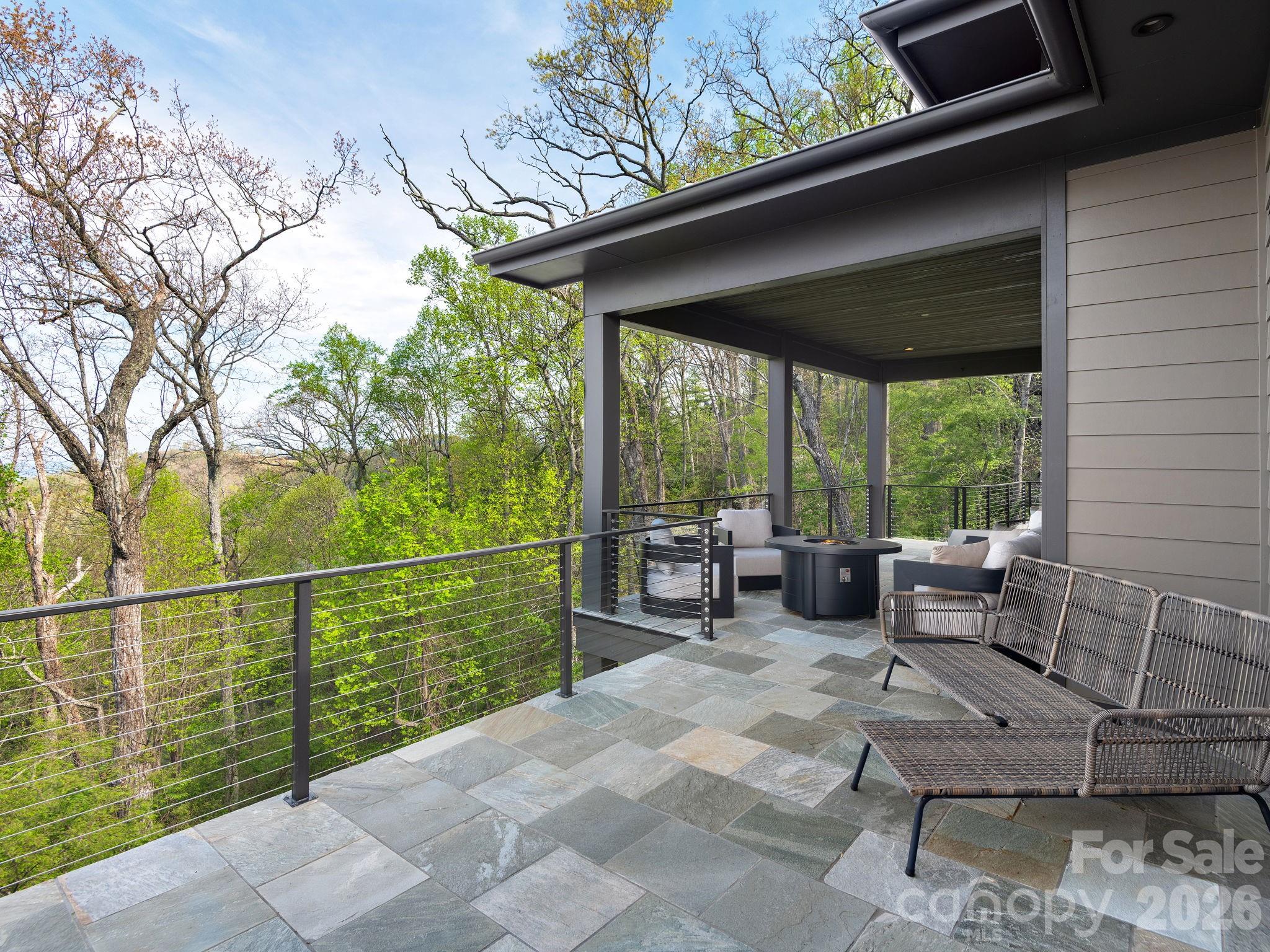 642 Altamont View — Asheville