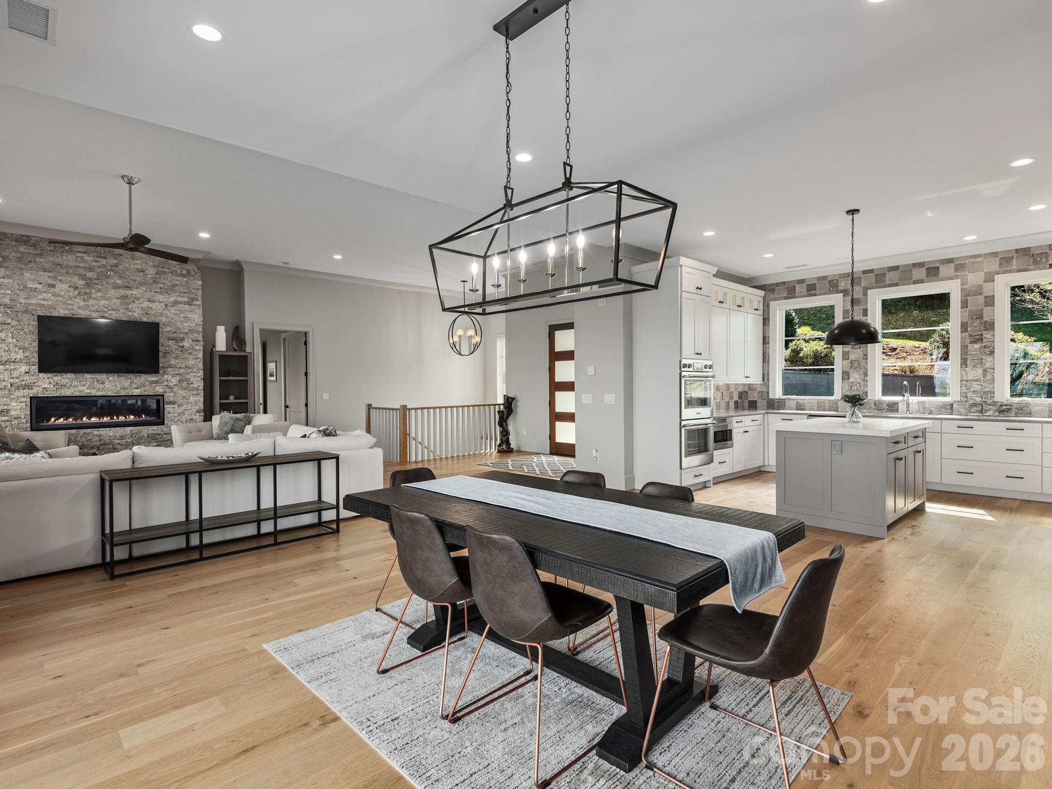 642 Altamont View — Asheville
