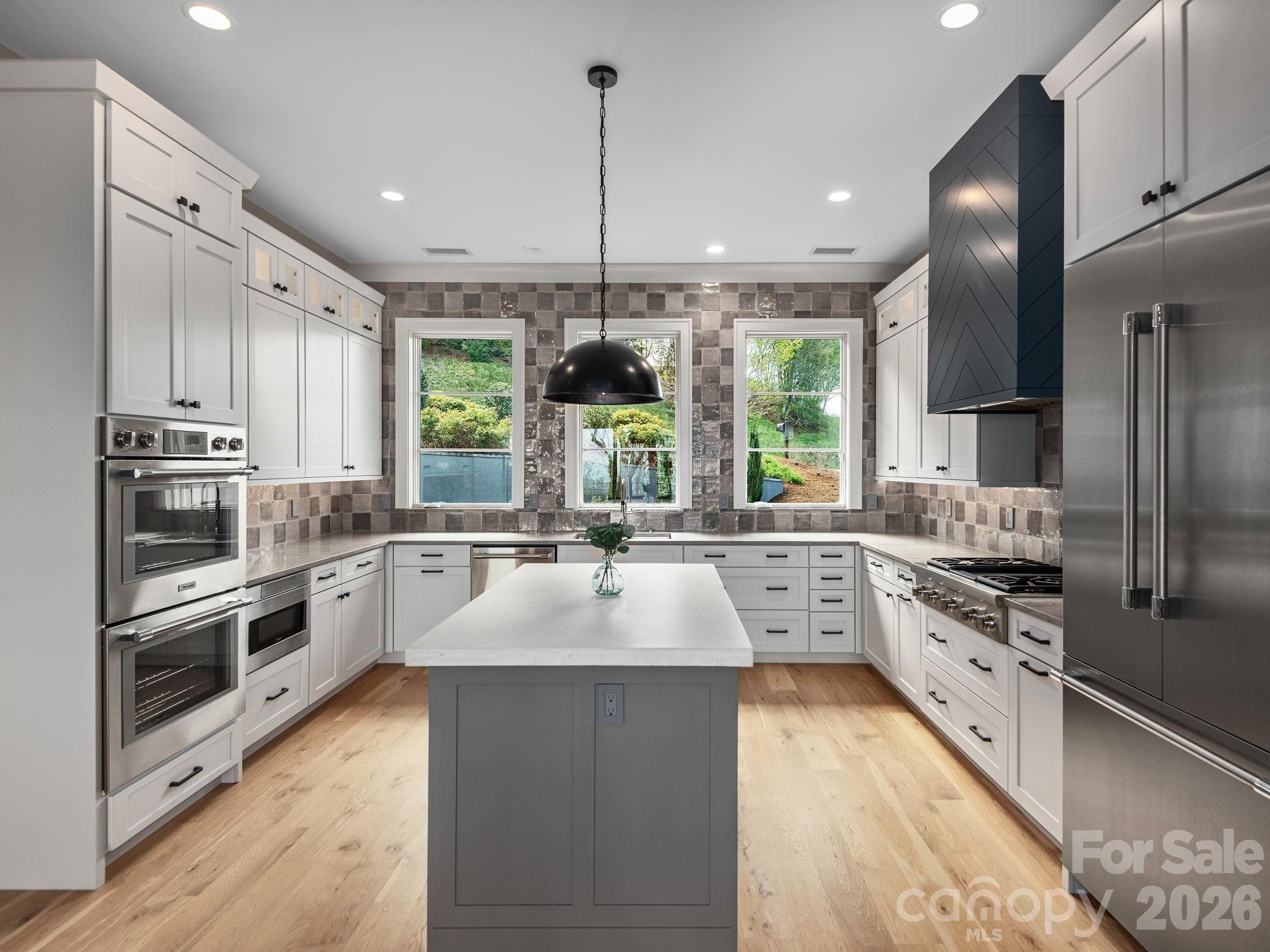 642 Altamont View — Asheville