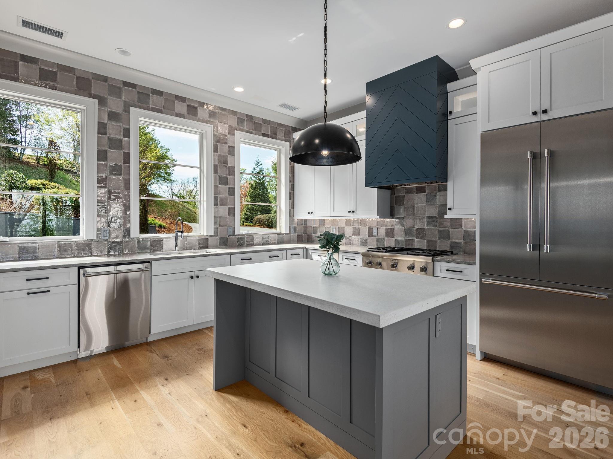 642 Altamont View — Asheville
