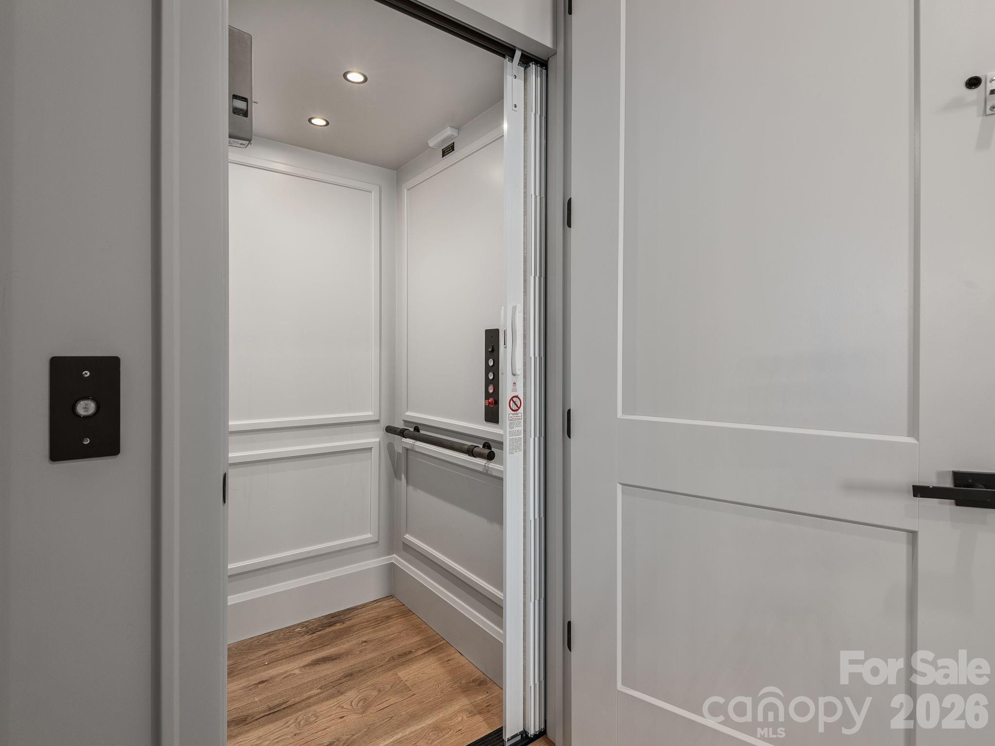 642 Altamont View — Asheville