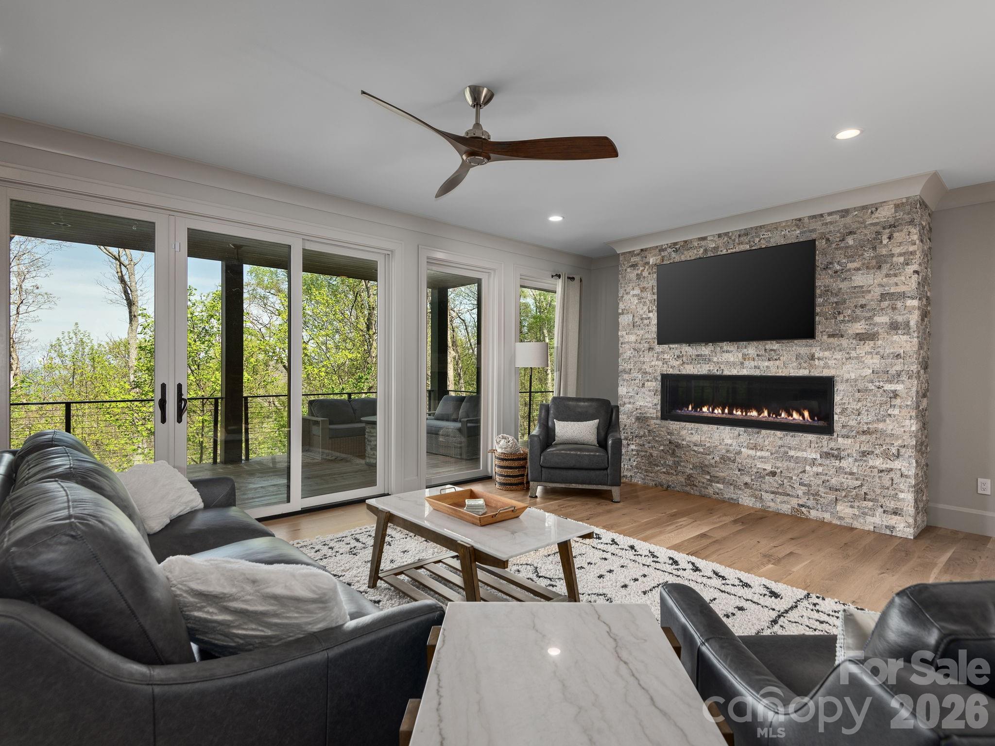 642 Altamont View — Asheville