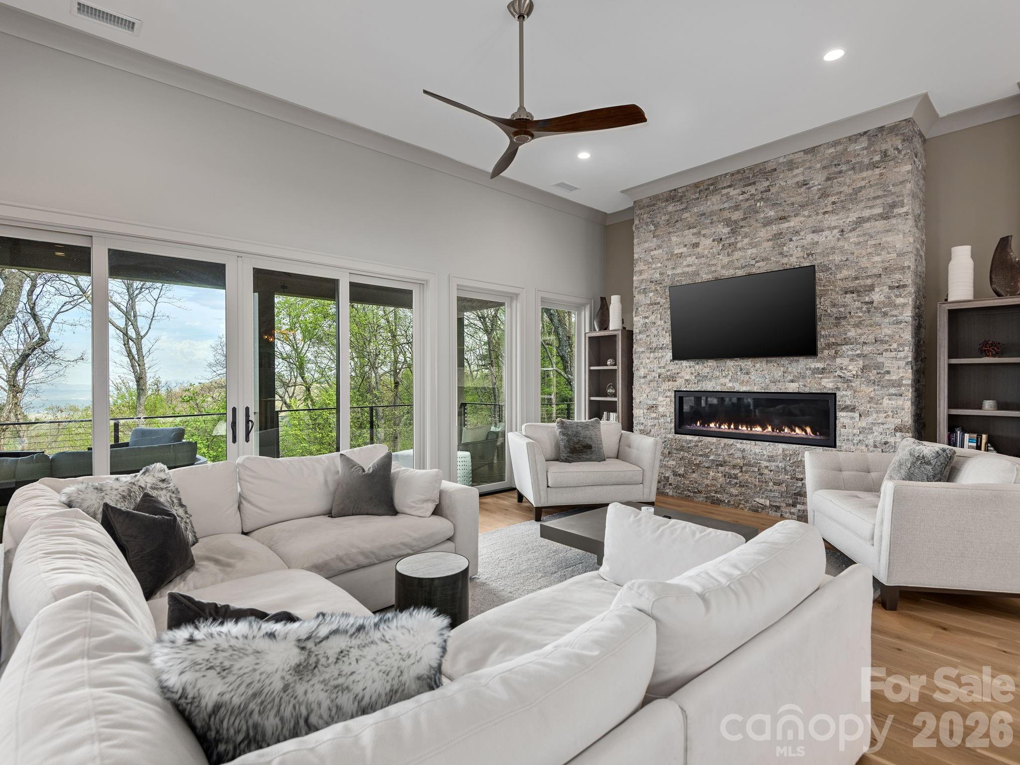 642 Altamont View — Asheville