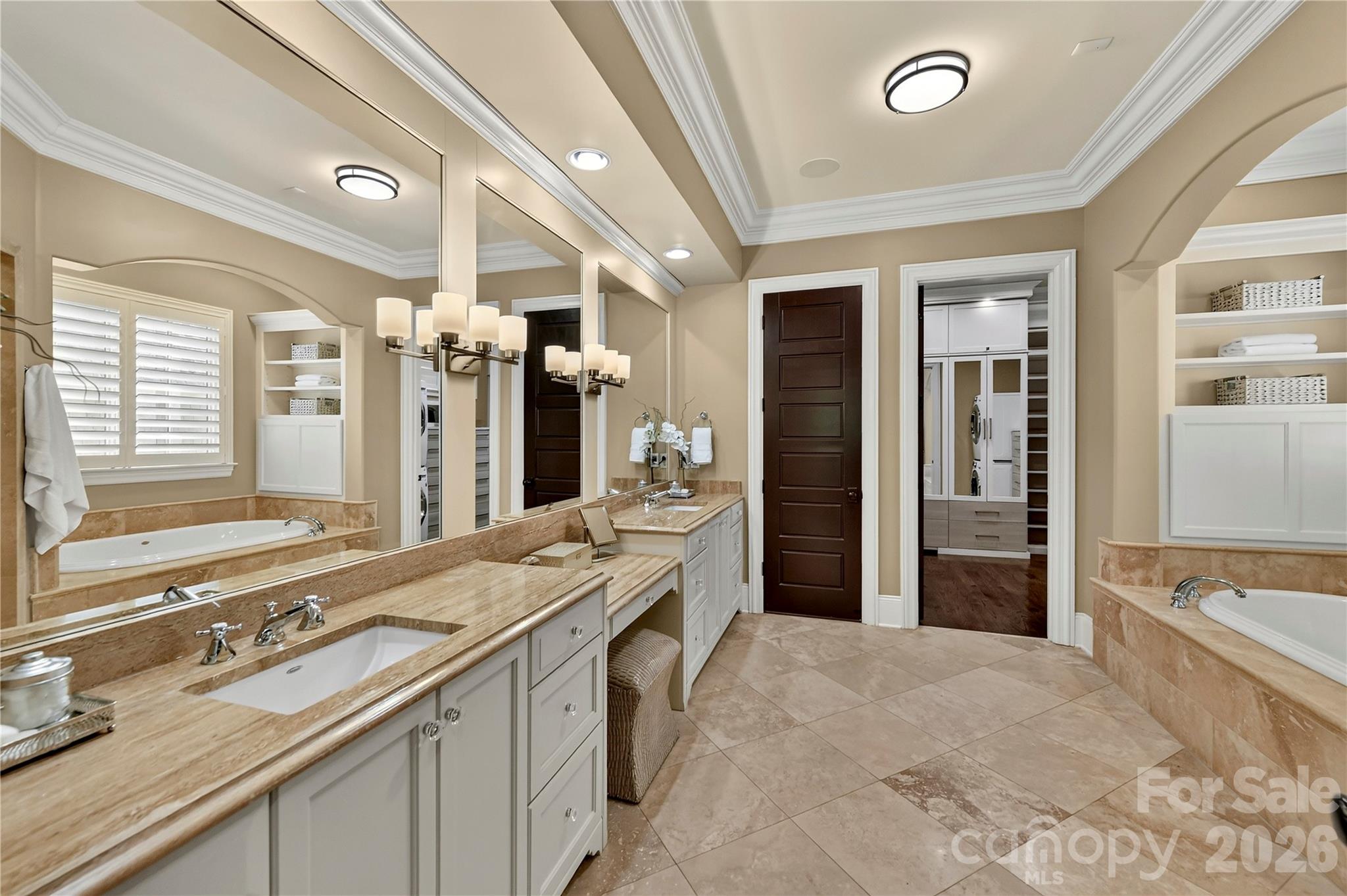 808 Huntington Park Drive — Charlotte