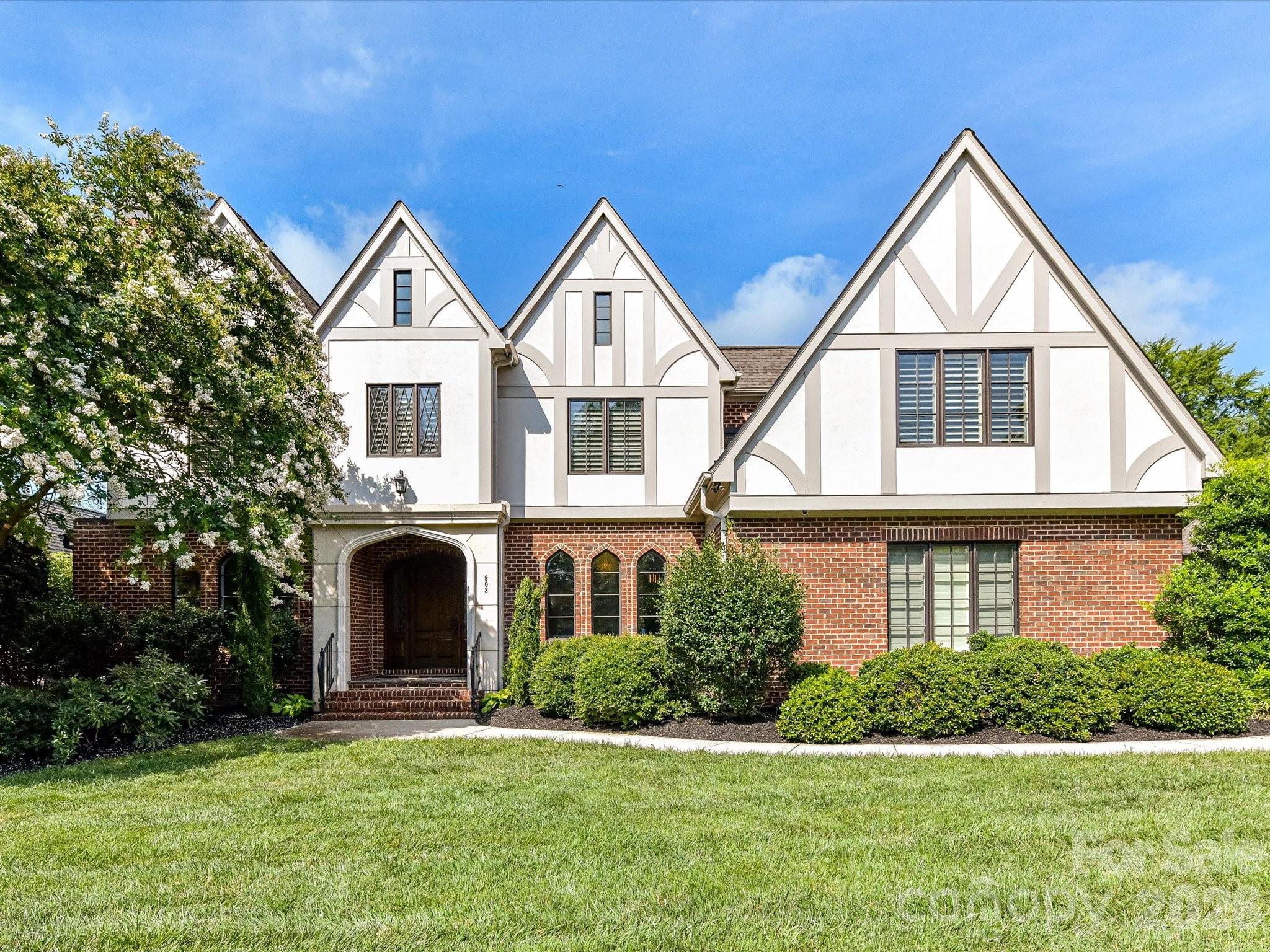 808 Huntington Park Drive — Charlotte