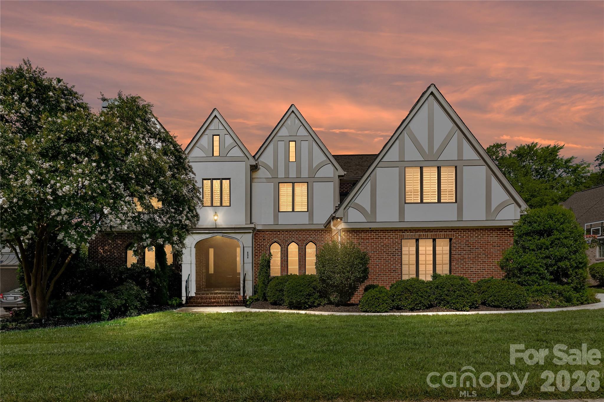 808 Huntington Park Drive — Charlotte