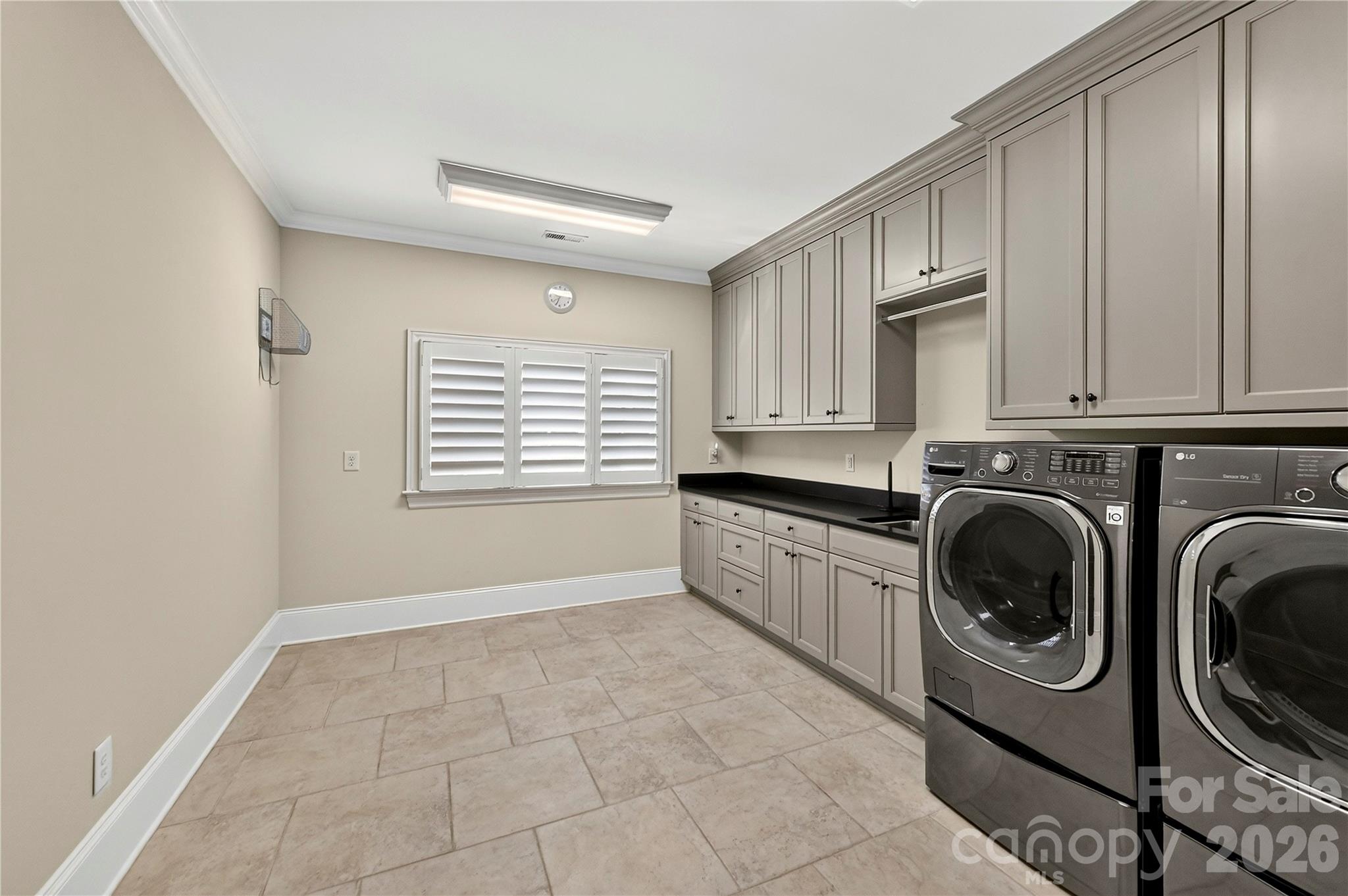 808 Huntington Park Drive — Charlotte