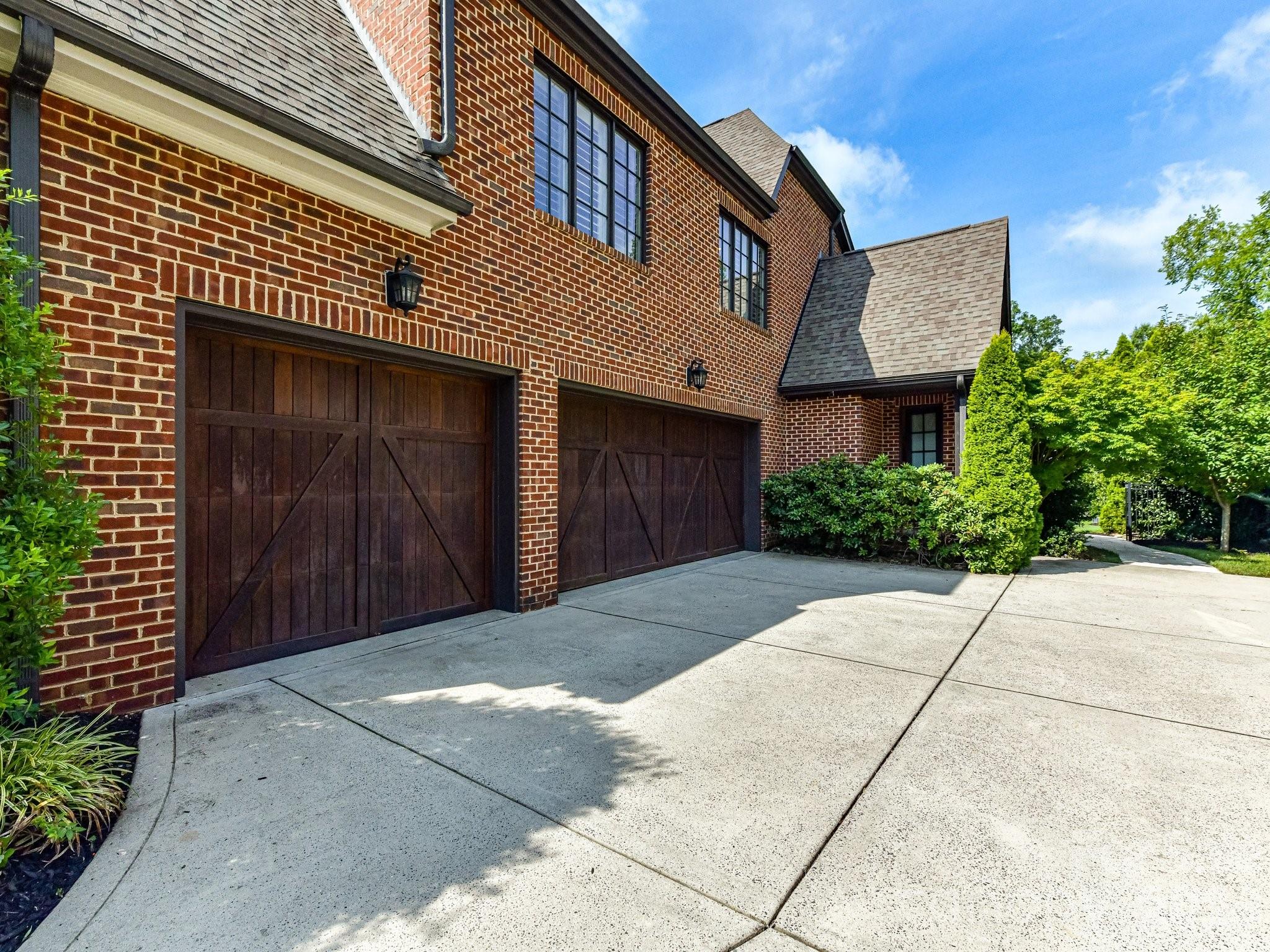 808 Huntington Park Drive — Charlotte