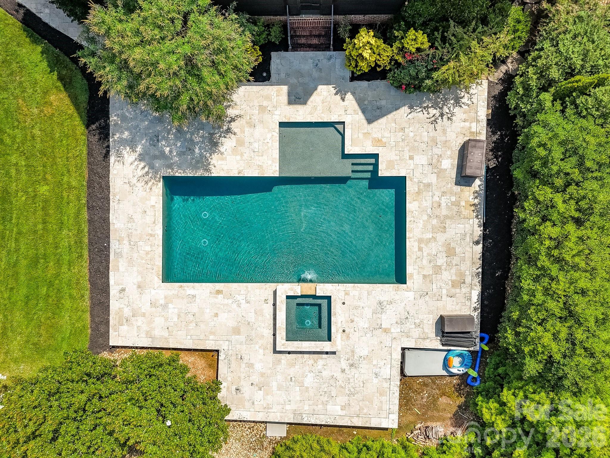 808 Huntington Park Drive — Charlotte