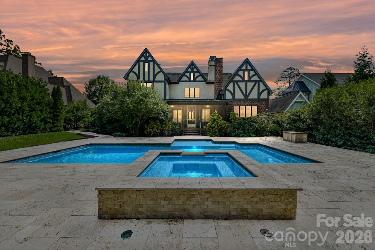 808 Huntington Park Drive — Charlotte