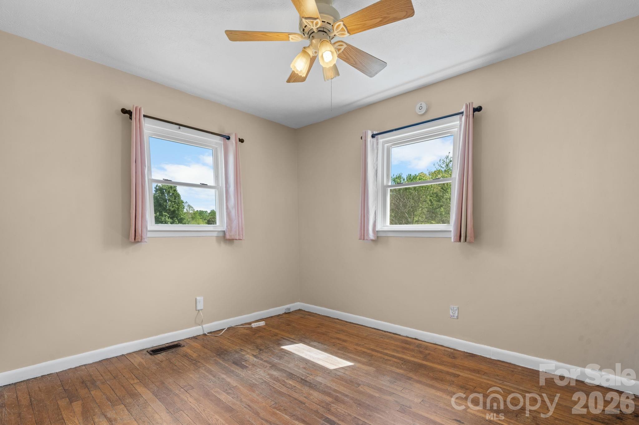 2525 Old Trenton Place — Lenoir