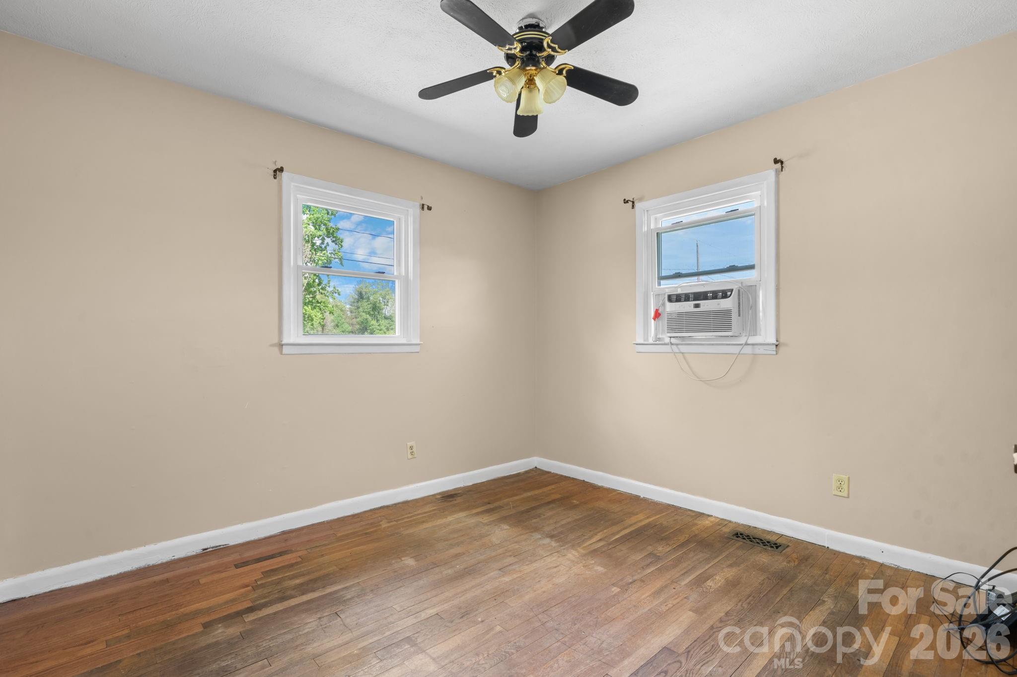 2525 Old Trenton Place — Lenoir