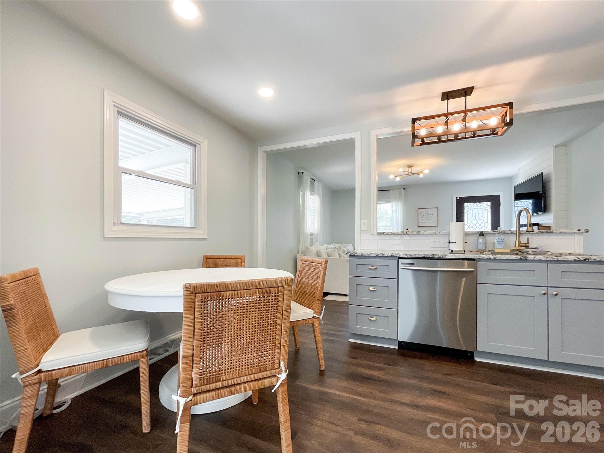3827 Topsfield Road — Charlotte