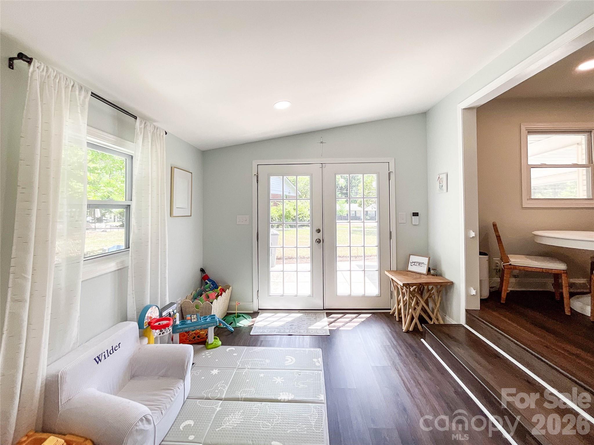 3827 Topsfield Road — Charlotte