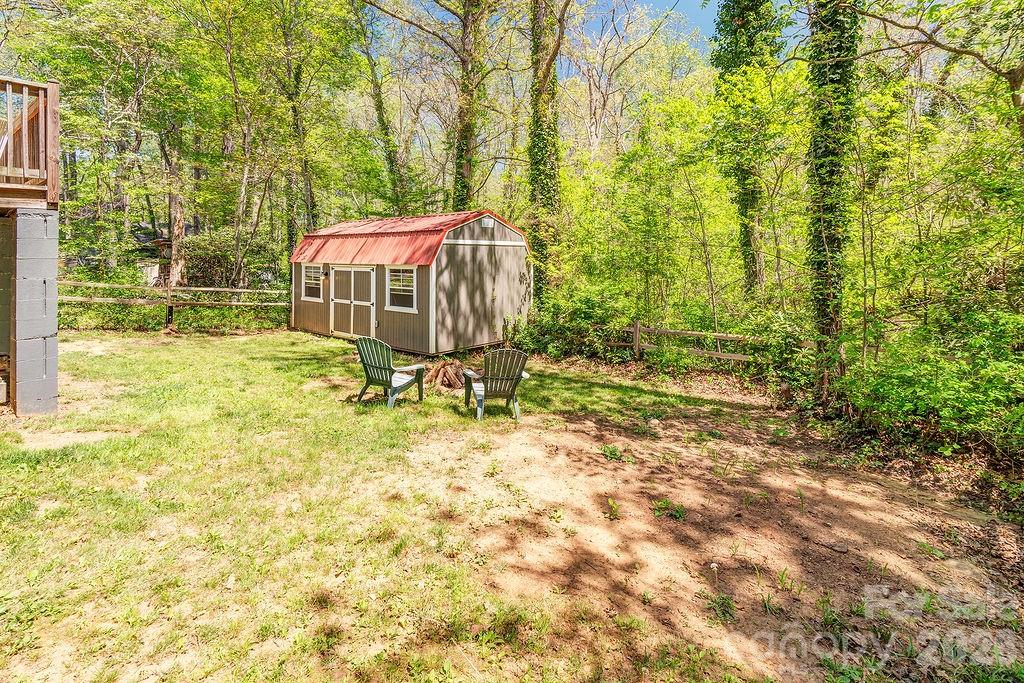 24 Forest Lane — Black Mountain