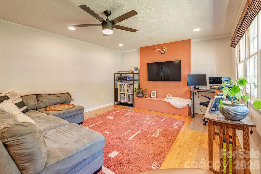 24 Forest Lane — Black Mountain