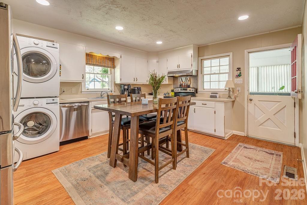 24 Forest Lane — Black Mountain