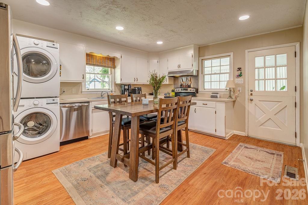 24 Forest Lane — Black Mountain