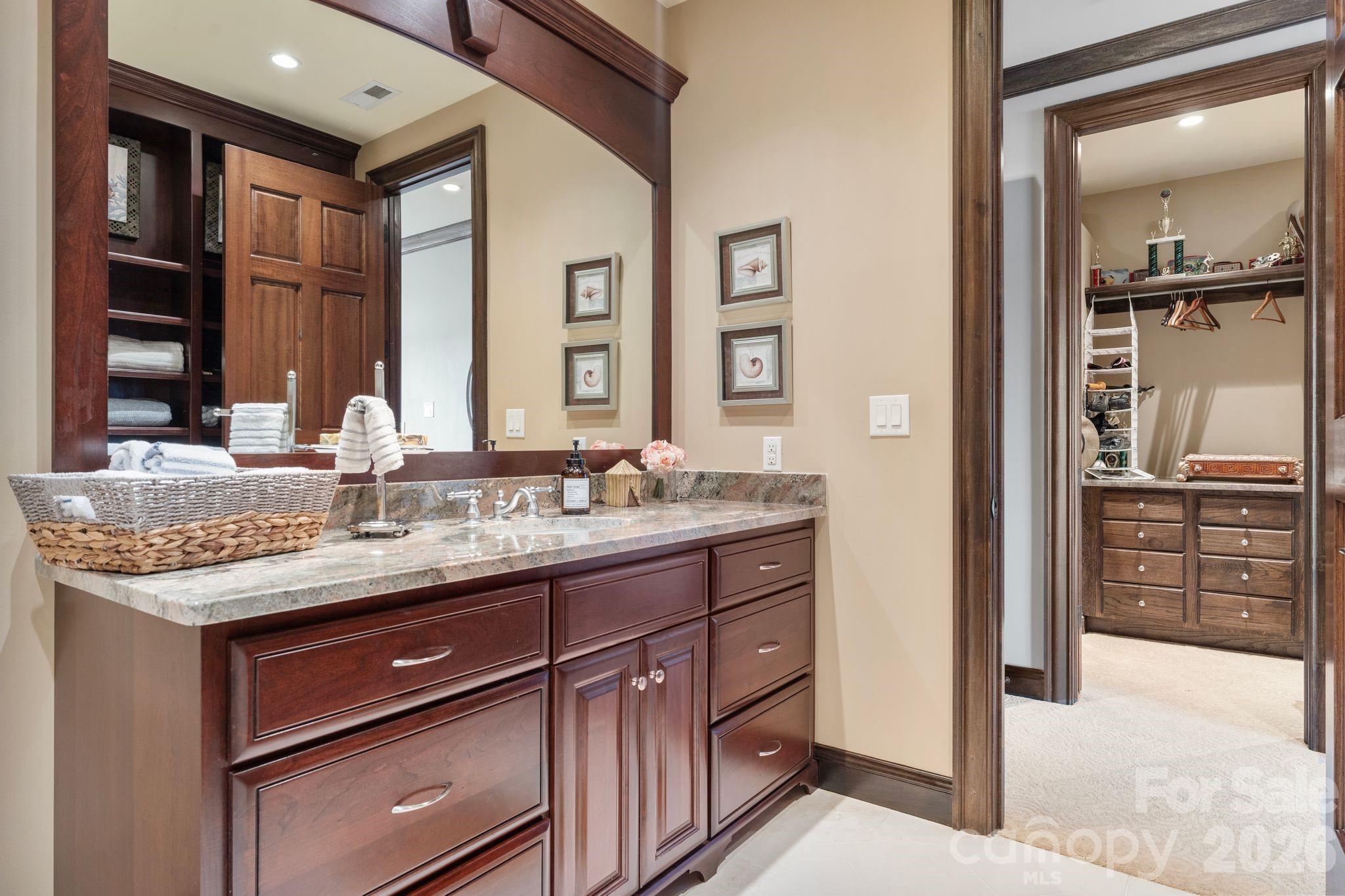 7139 Eastbrook Lane — Sherrills Ford
