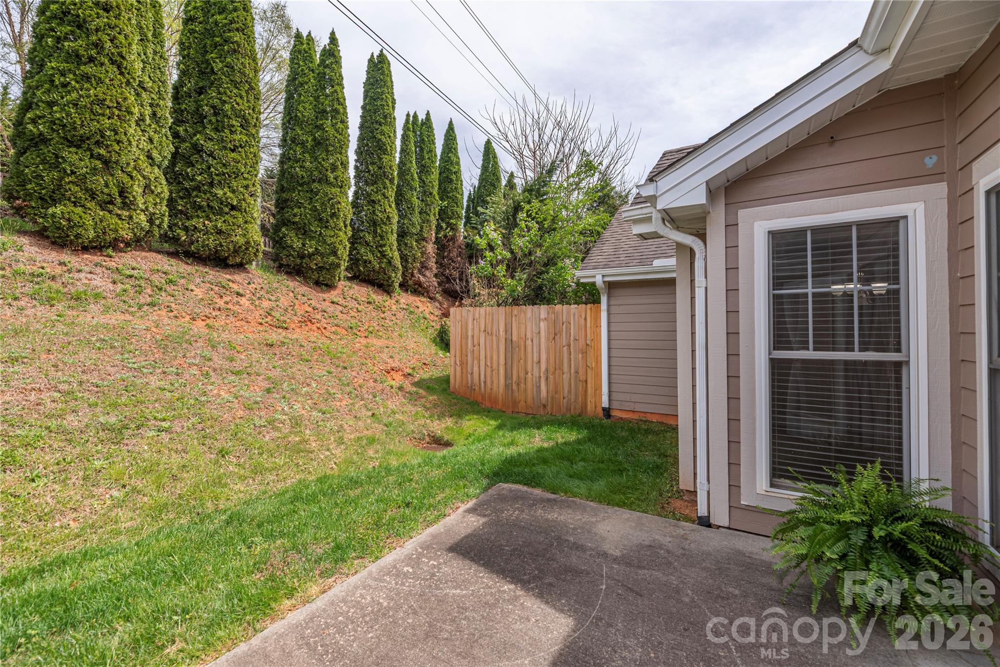 8 Kaylor Drive — Arden
