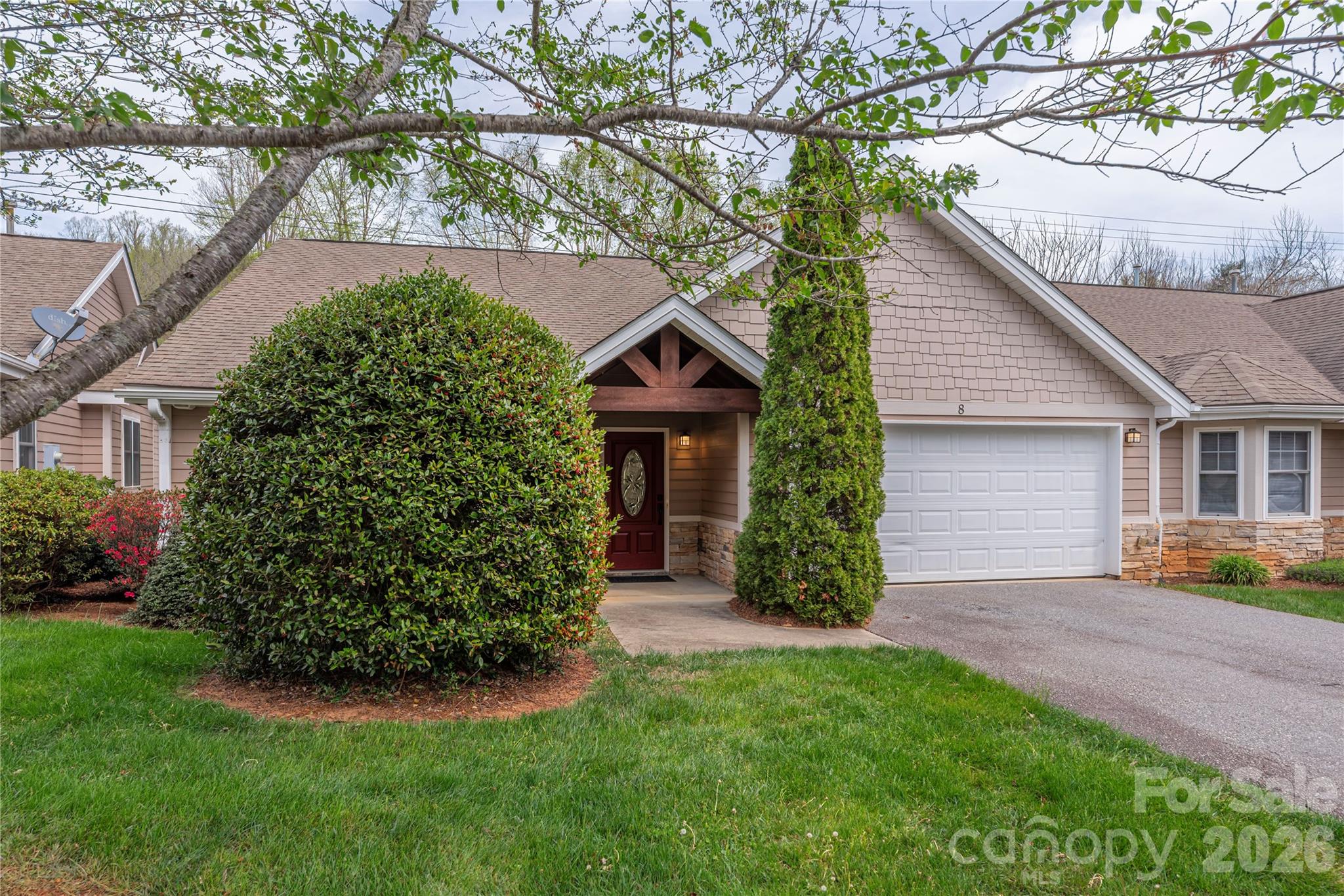 8 Kaylor Drive — Arden