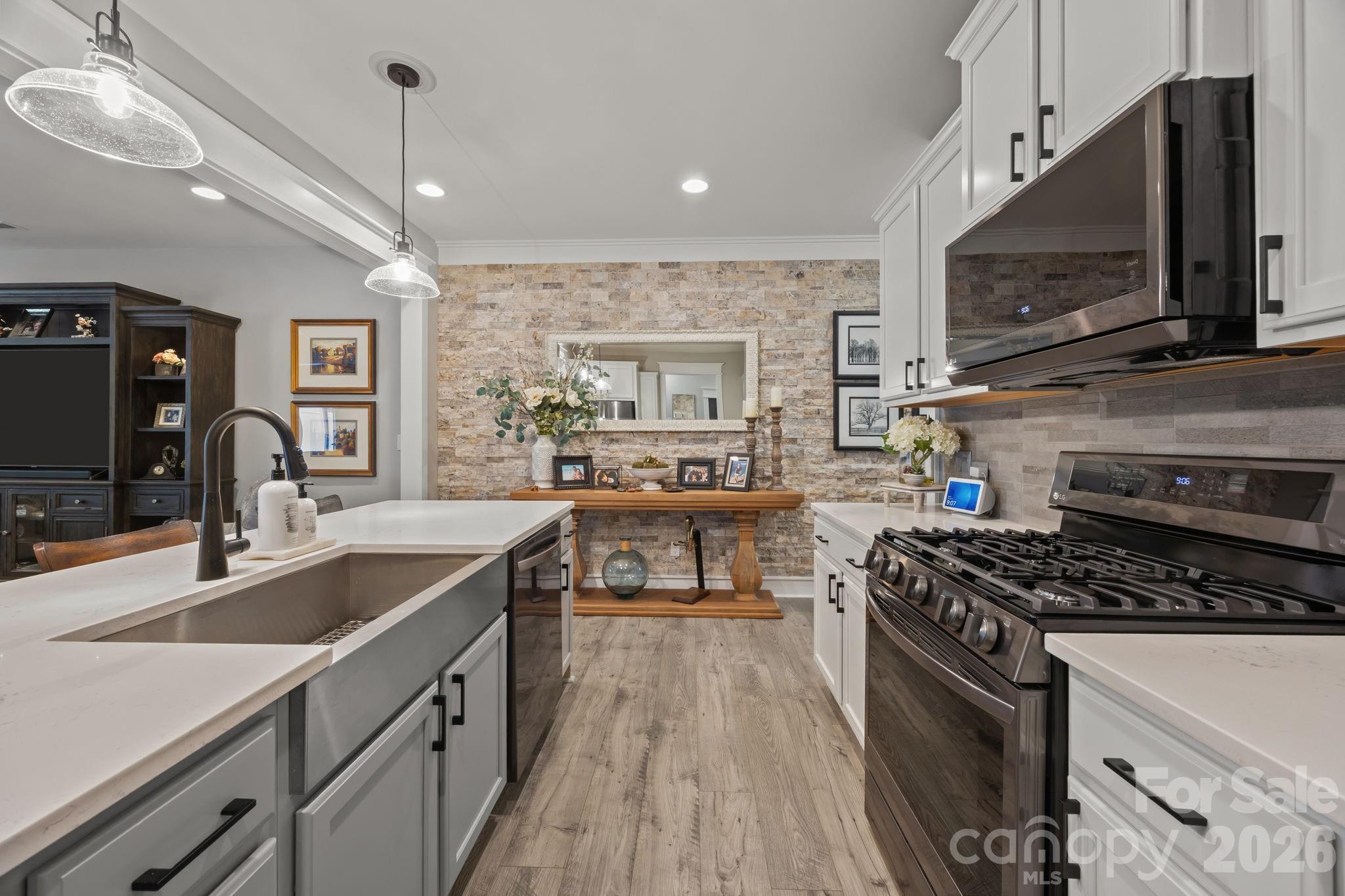 927 Canopy Falls Lane — York