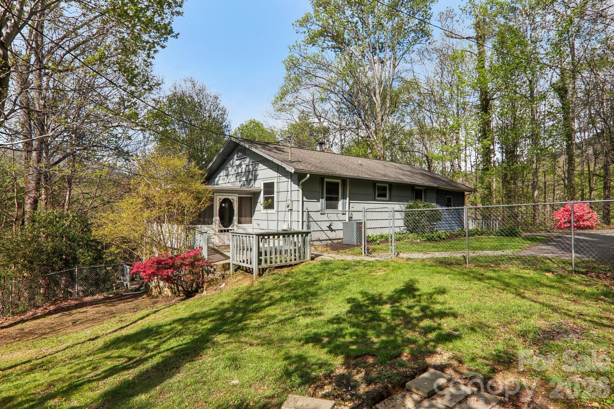 74 Link Circle — Maggie Valley