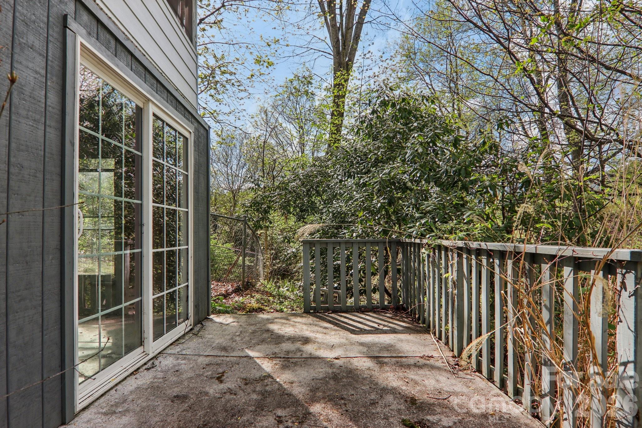 74 Link Circle — Maggie Valley