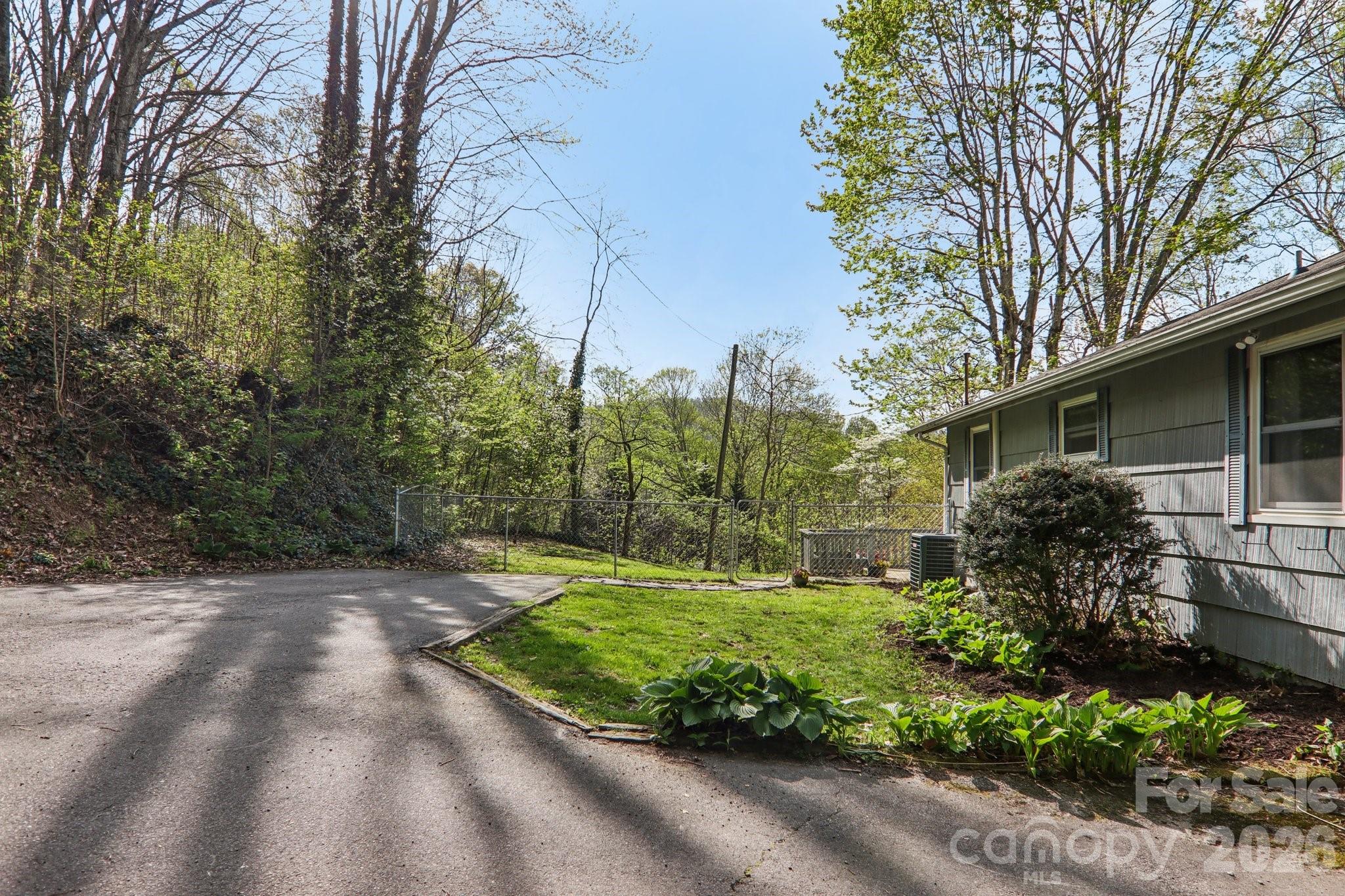 74 Link Circle — Maggie Valley