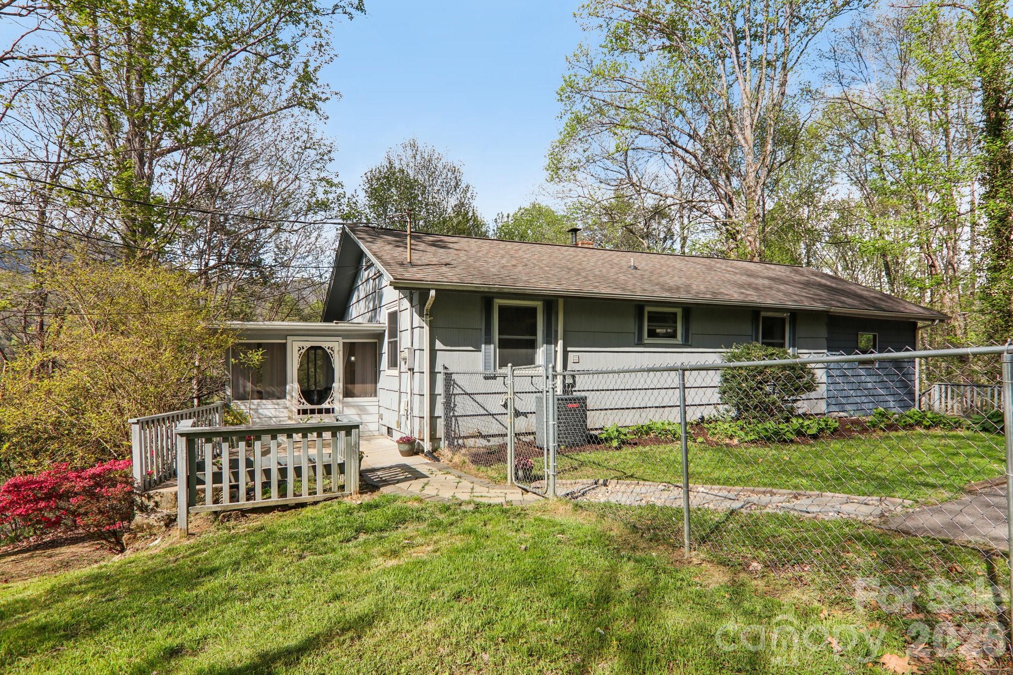 74 Link Circle — Maggie Valley