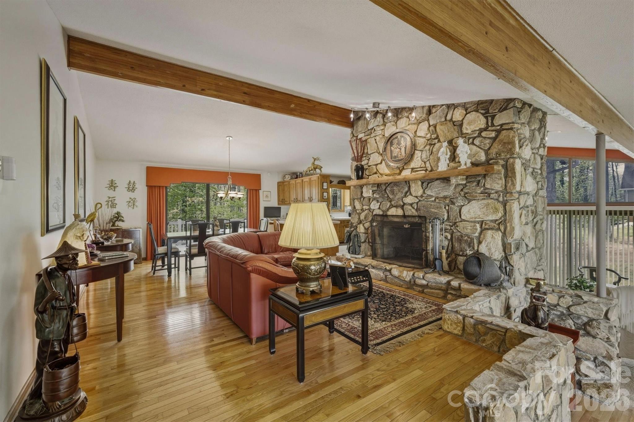122 Lake Club Drive — Nebo