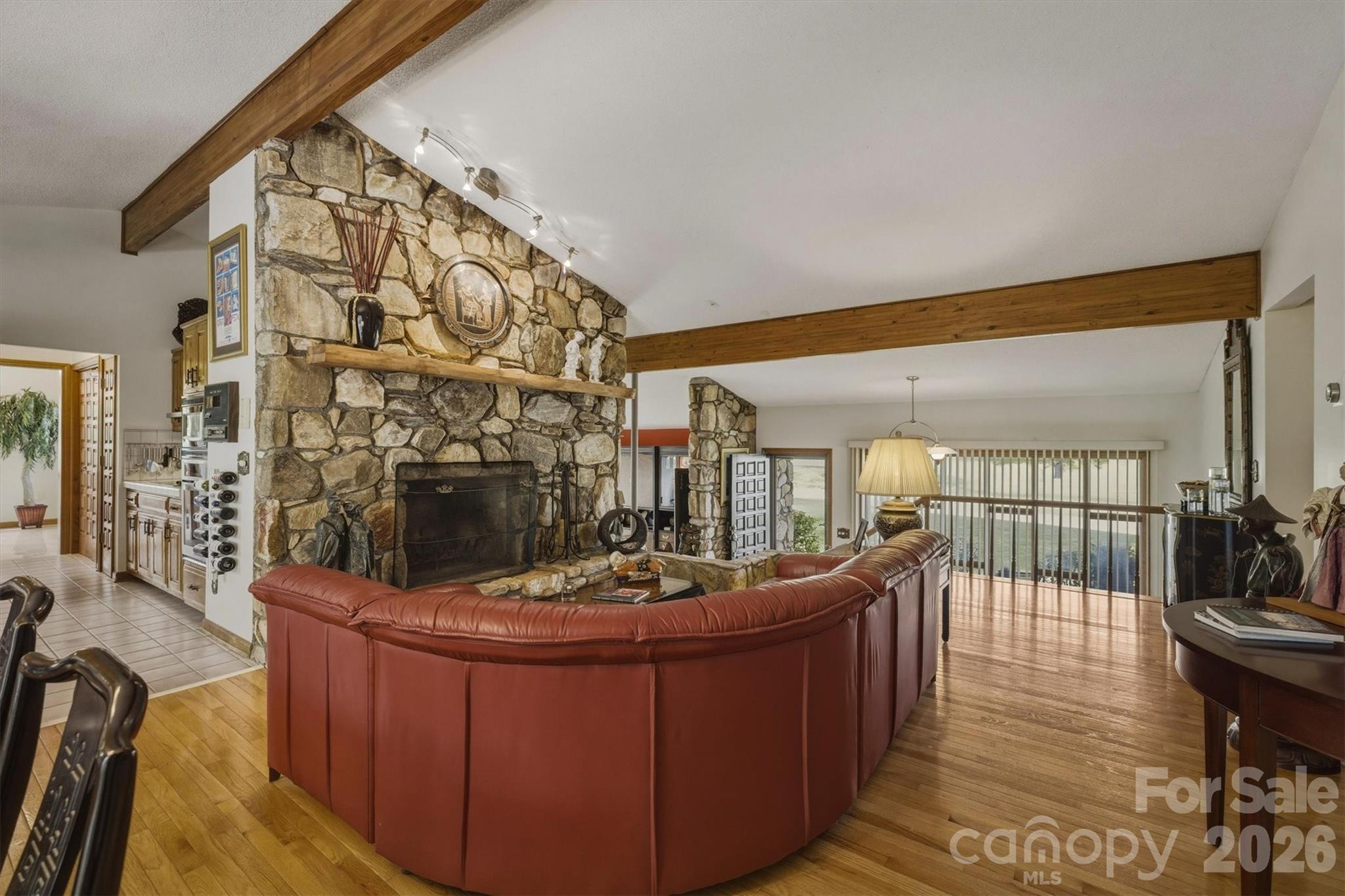 122 Lake Club Drive — Nebo