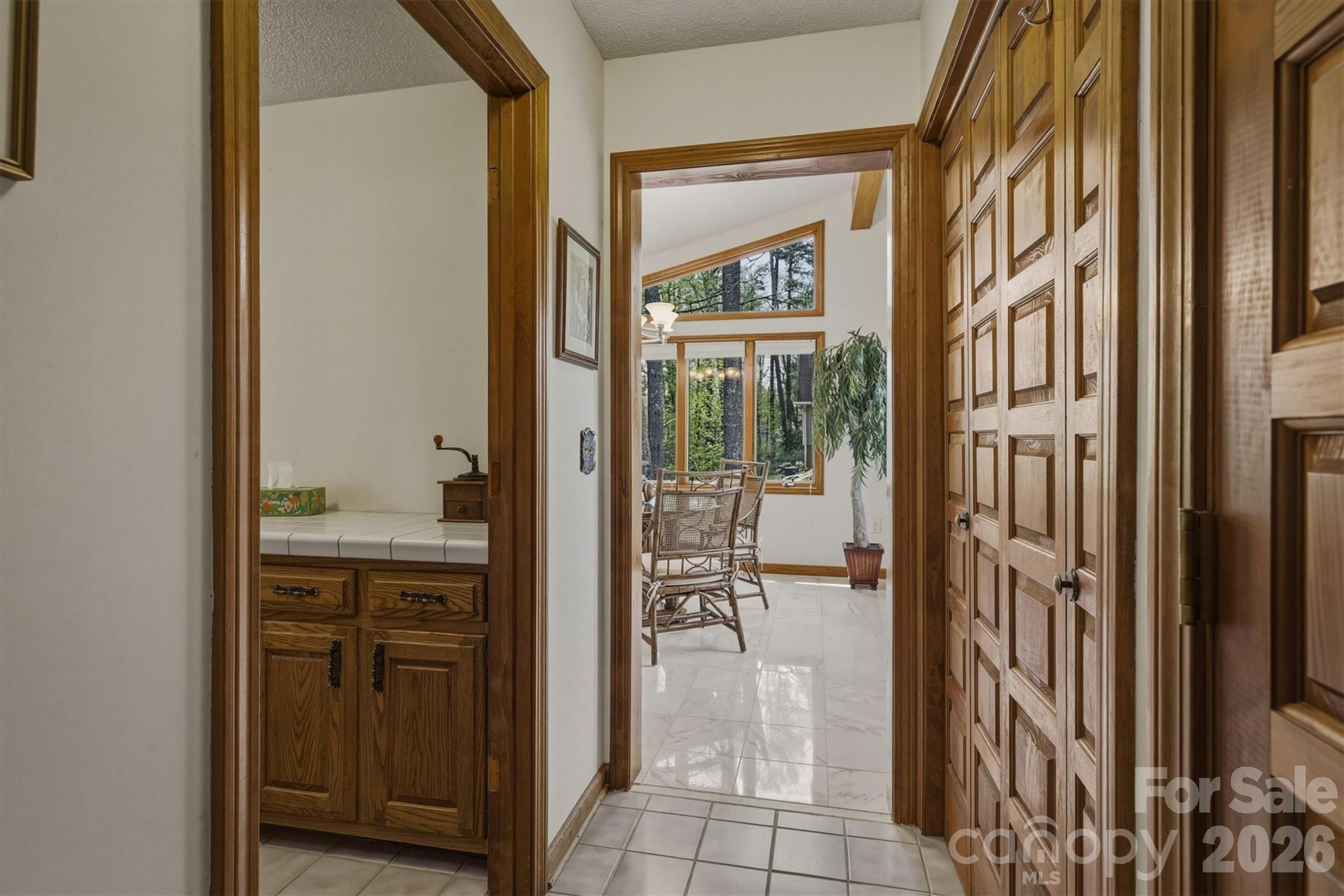 122 Lake Club Drive — Nebo