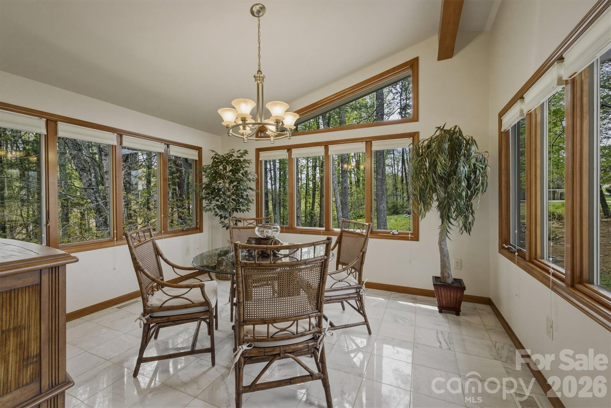 122 Lake Club Drive — Nebo