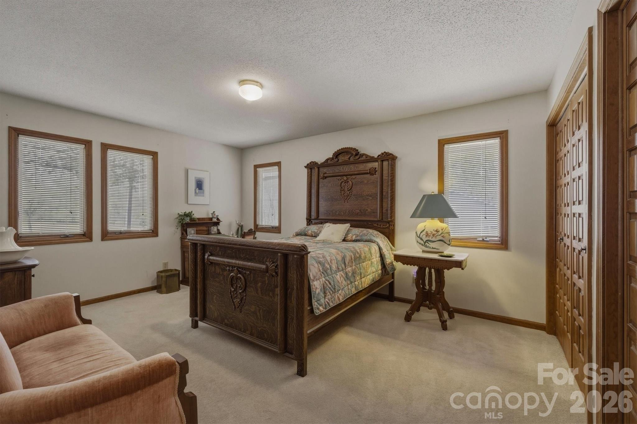 122 Lake Club Drive — Nebo