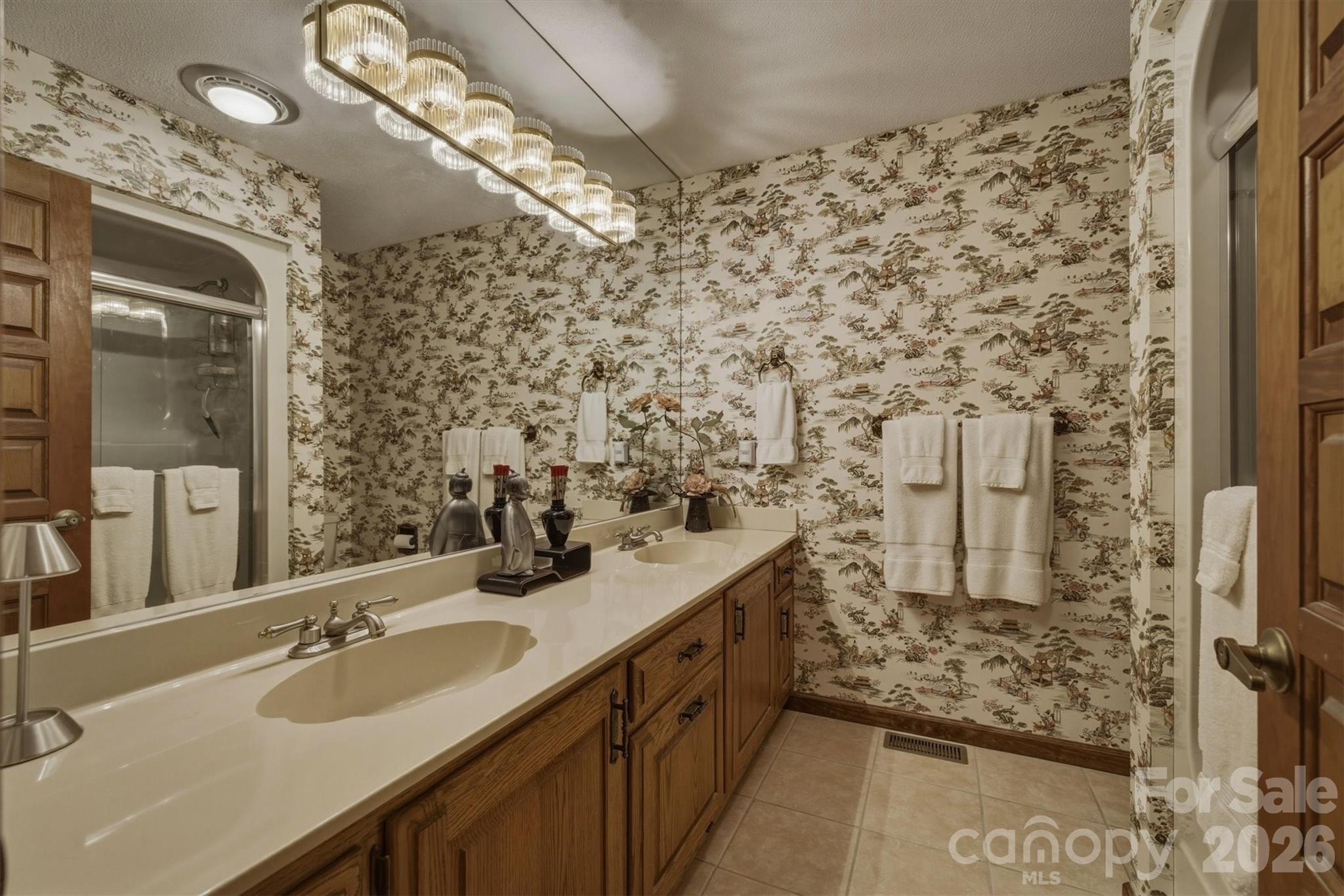 122 Lake Club Drive — Nebo