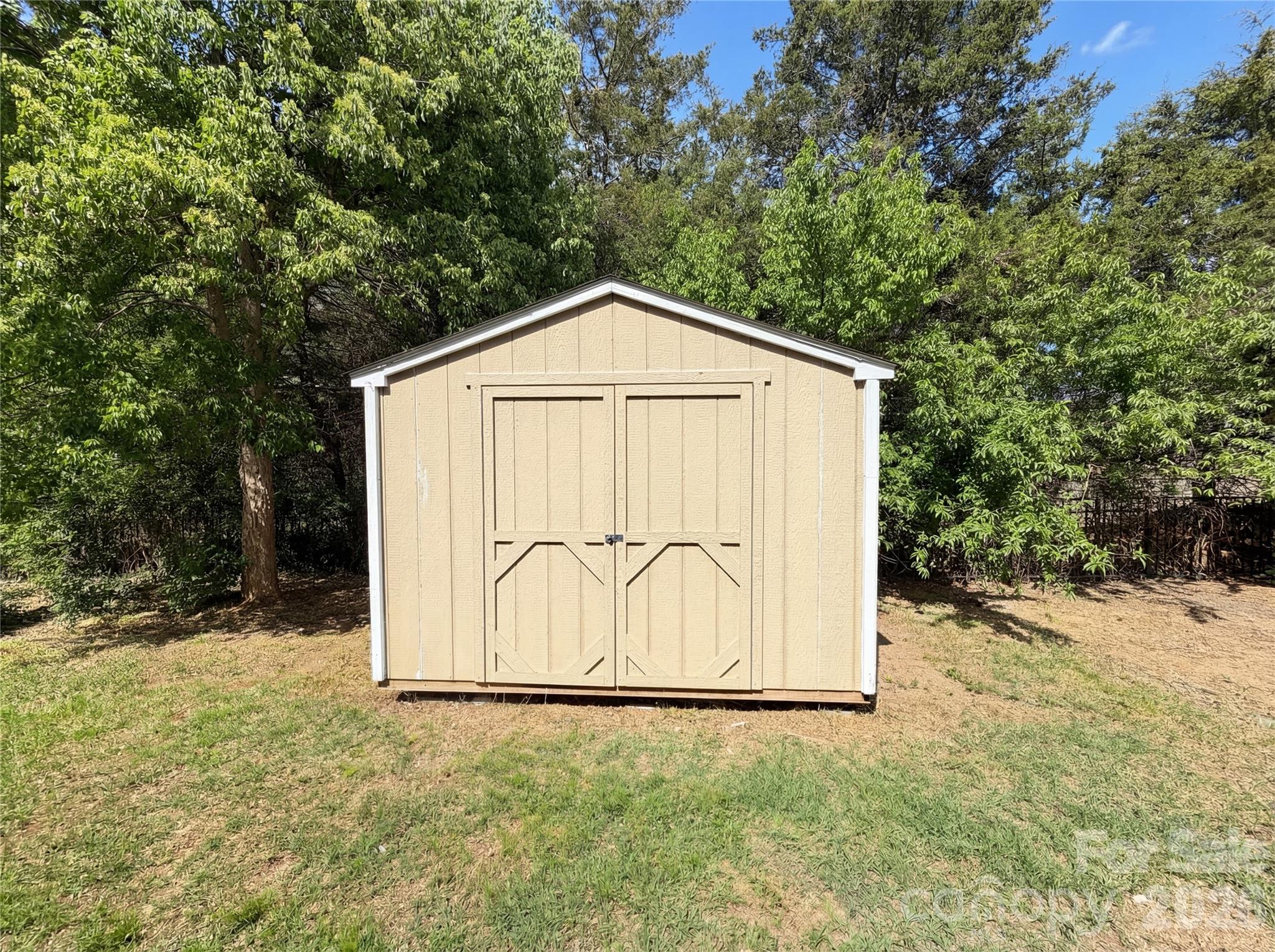 9696 Ravenscroft Lane NW — Concord