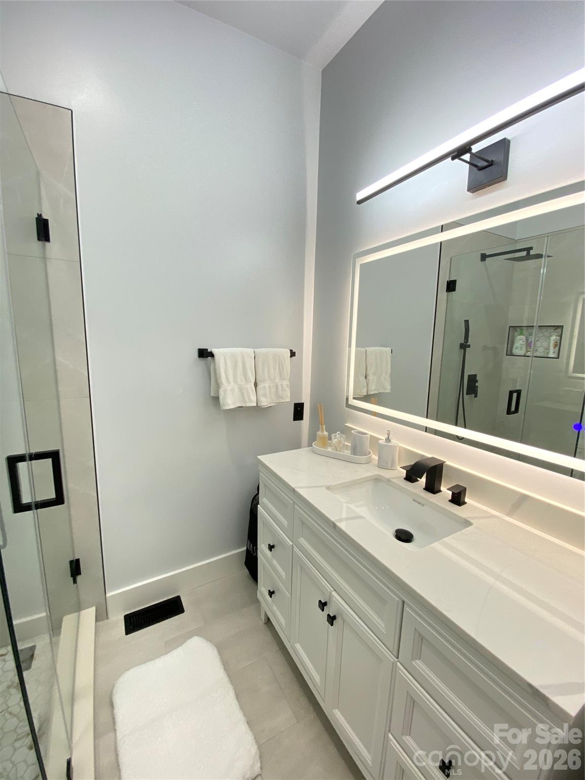 66 Club Villa Court #D-3 — Burnsville