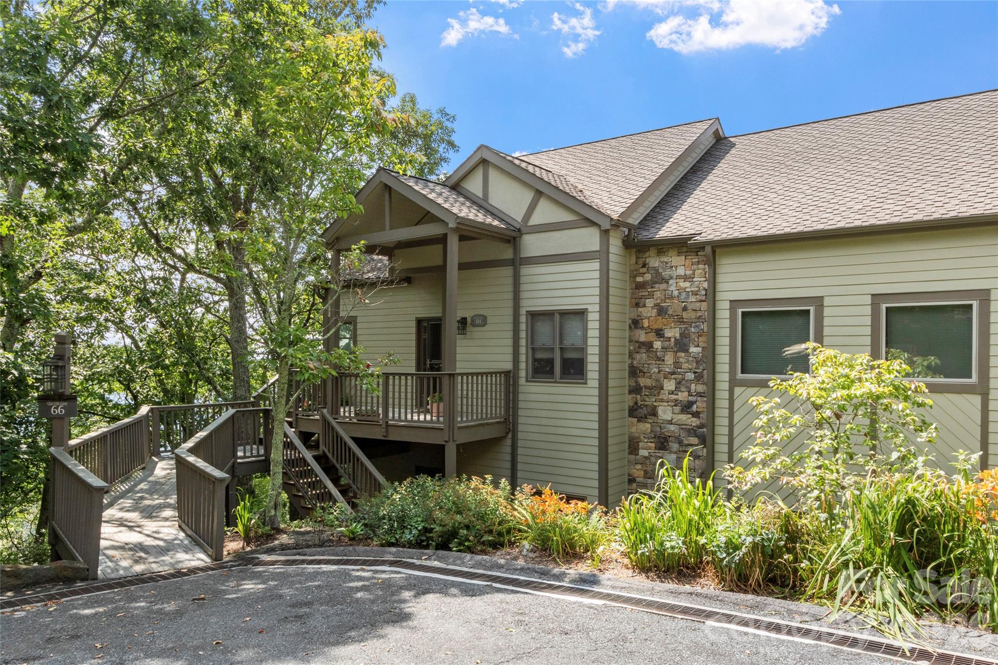 66 Club Villa Court #D-3 — Burnsville