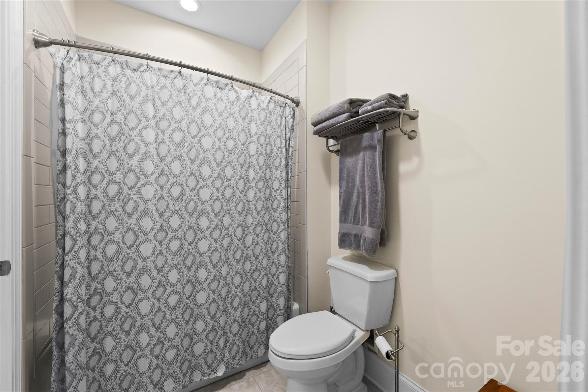 6296 Chimney Bluff Road — Lancaster