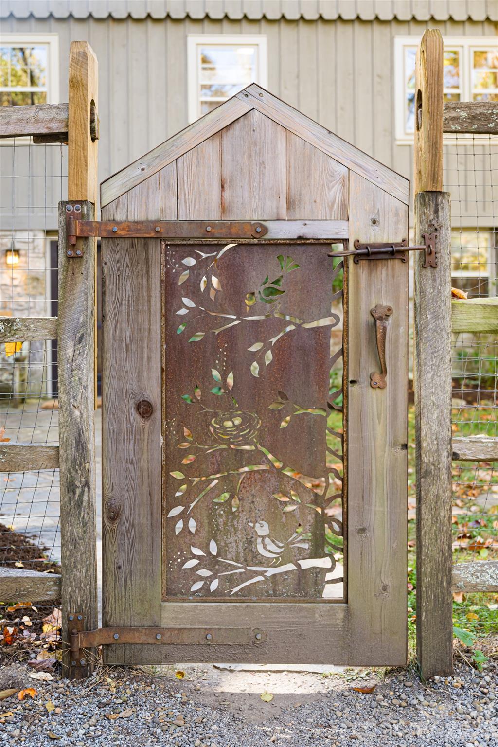15 Meadow Lane — Fairview