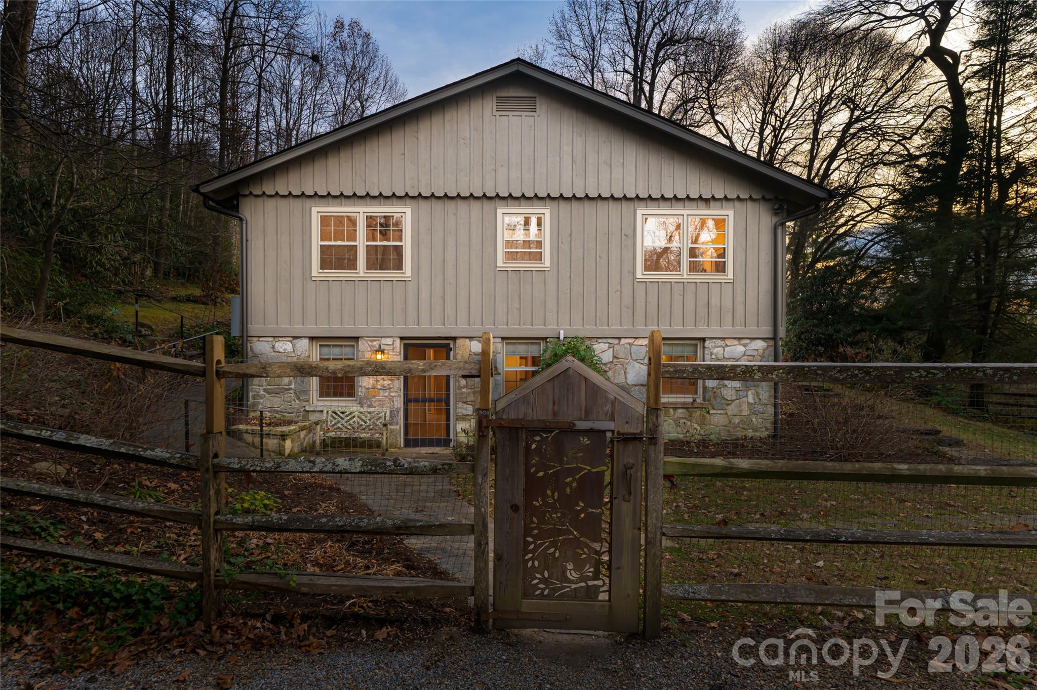 15 Meadow Lane — Fairview