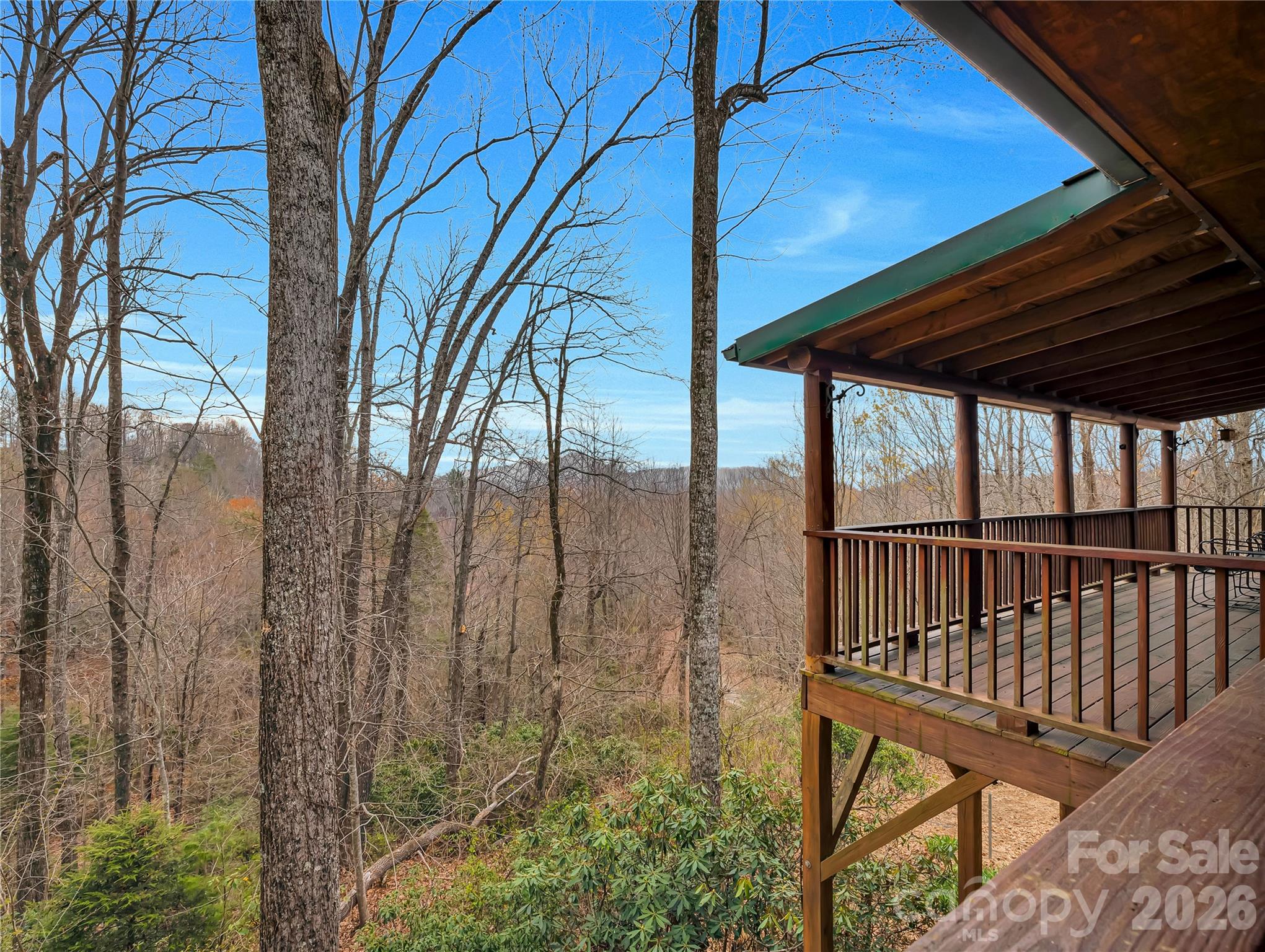 212 Glen Echo Circle — Saluda