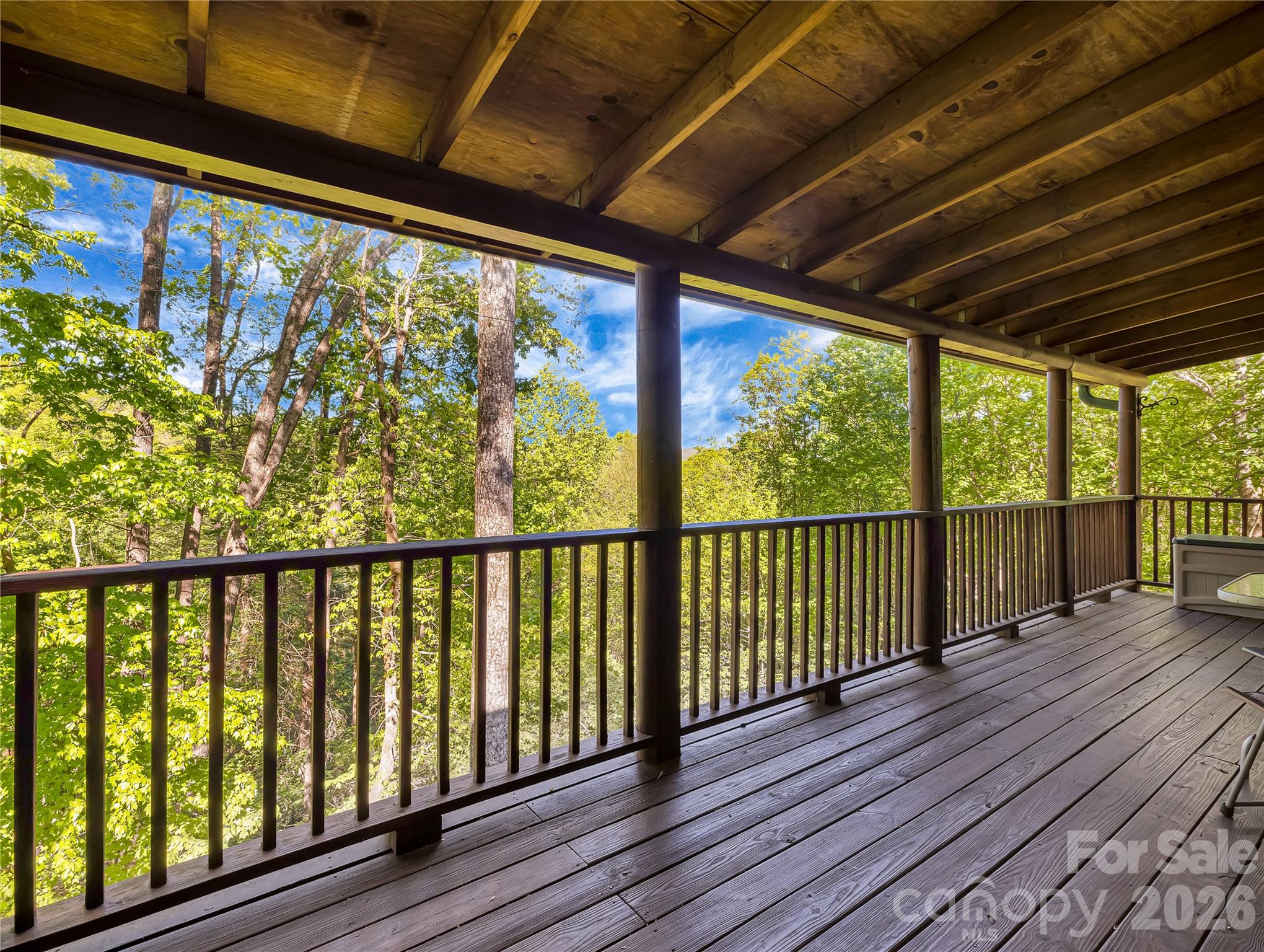 212 Glen Echo Circle — Saluda