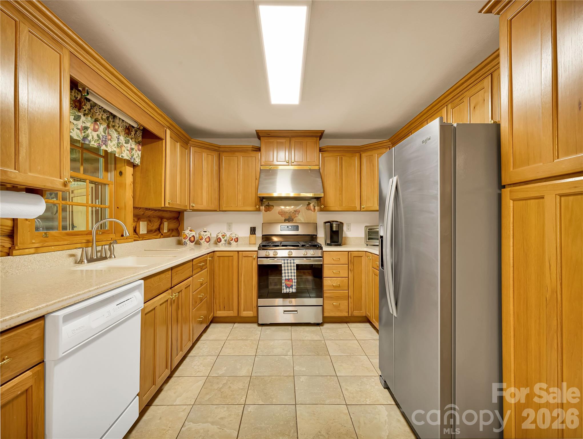 212 Glen Echo Circle — Saluda